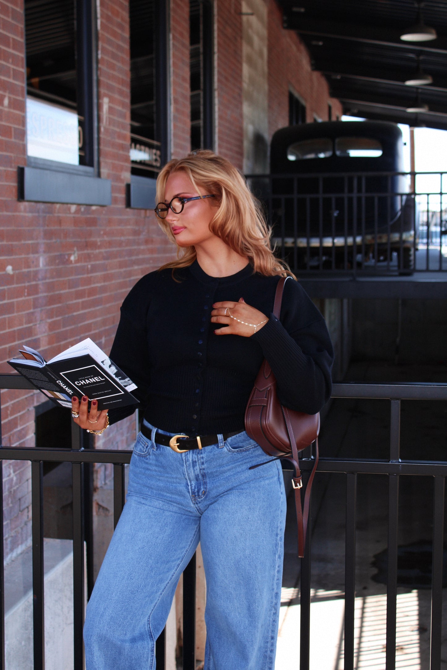 The Devonshire Cardigan - Noir