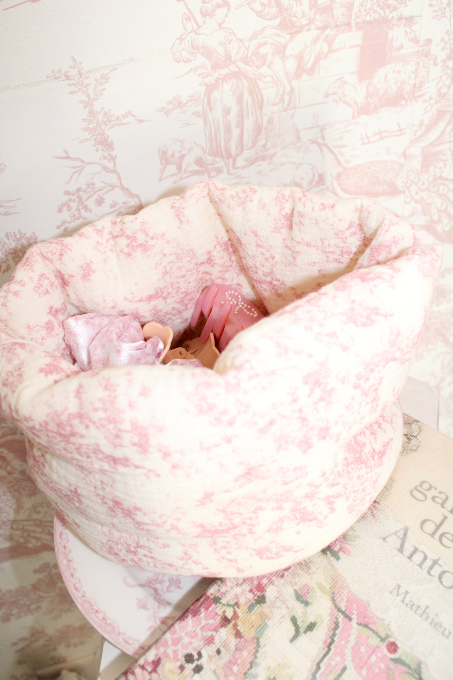Fleur De Toile Puff Bucket