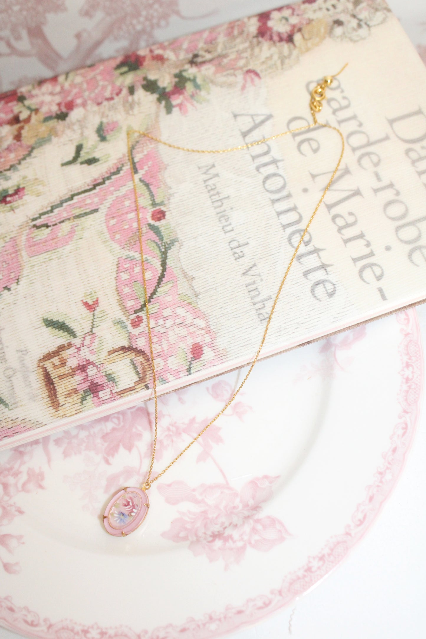 La Vie En Rose Vintage Necklace
