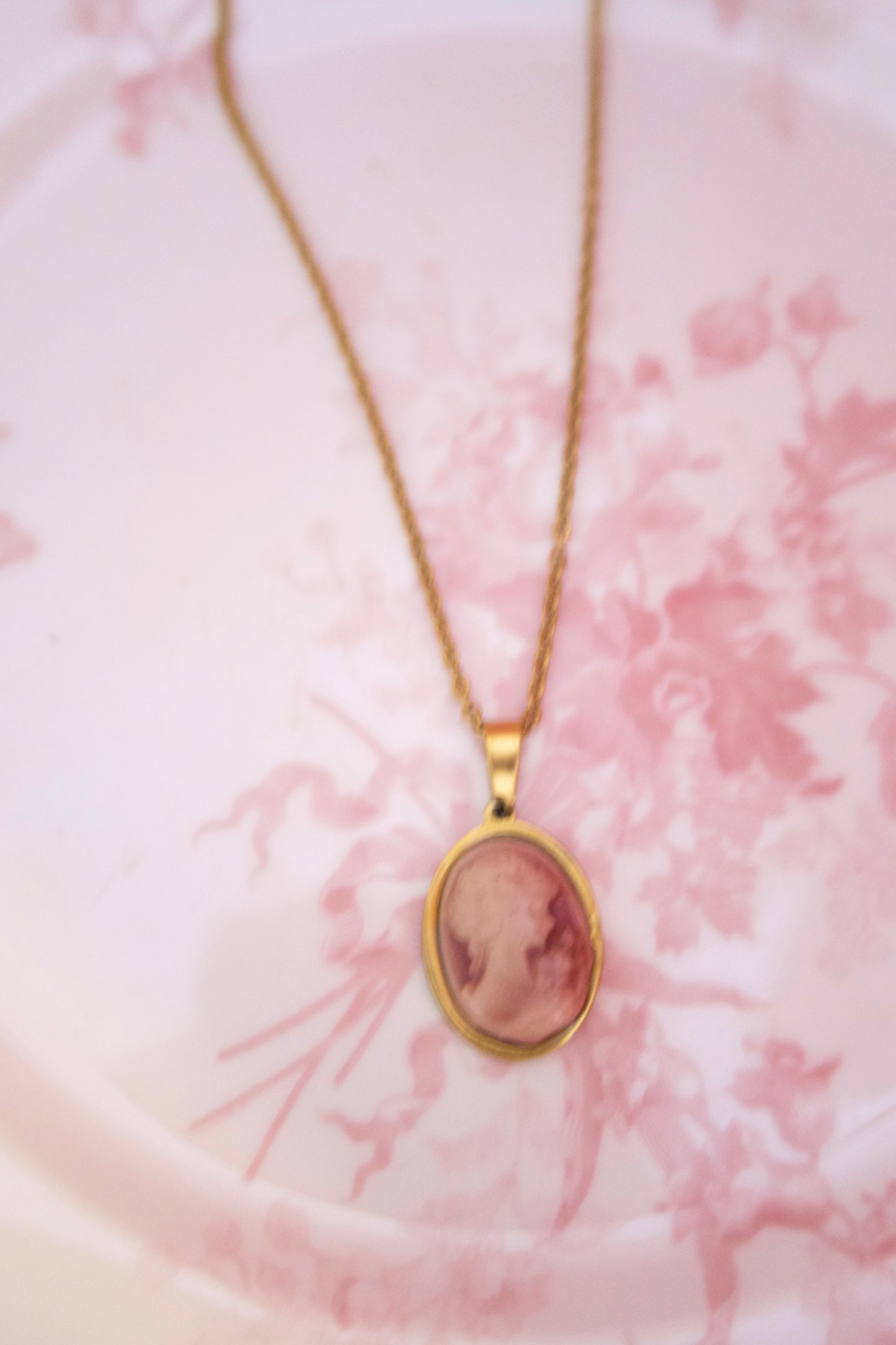 Queen’s Portrait Necklace