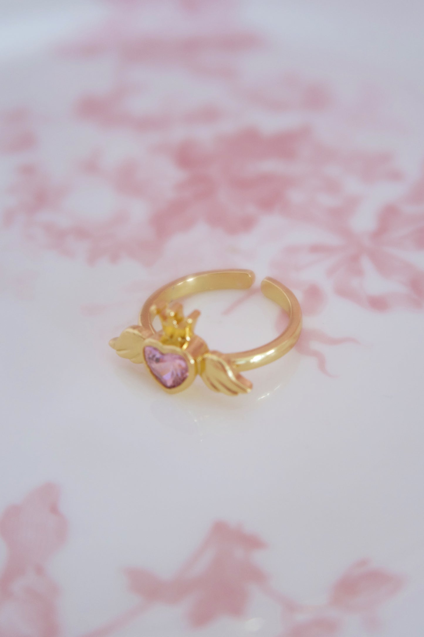 Angelic Cupid 18k Gold Ring