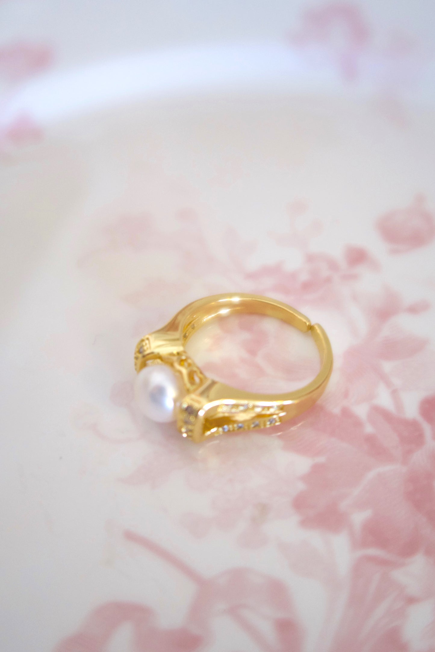 Aurora’s Pearl Treasure Ring