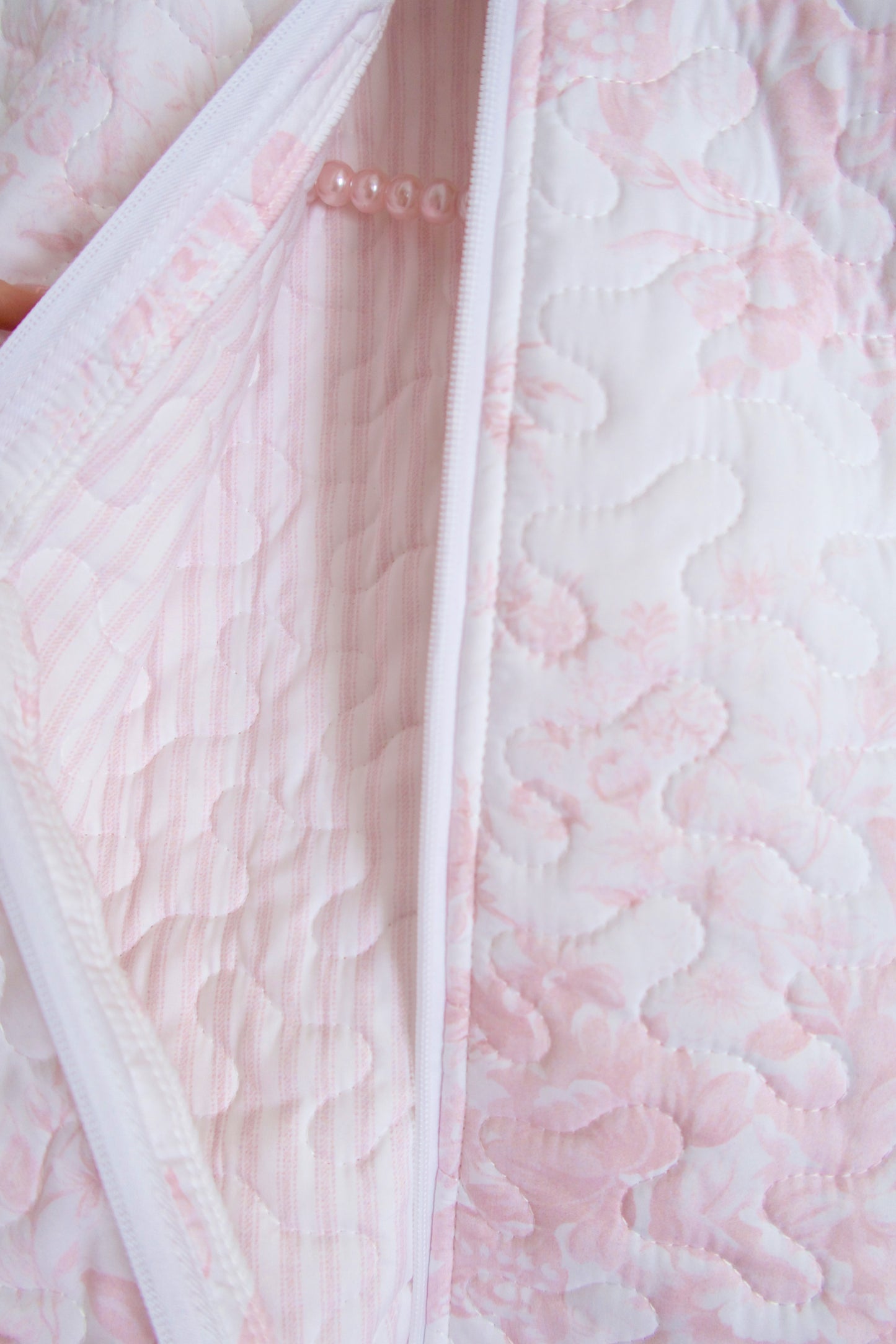 Toile En Rose Pink Quilted Garment Bag