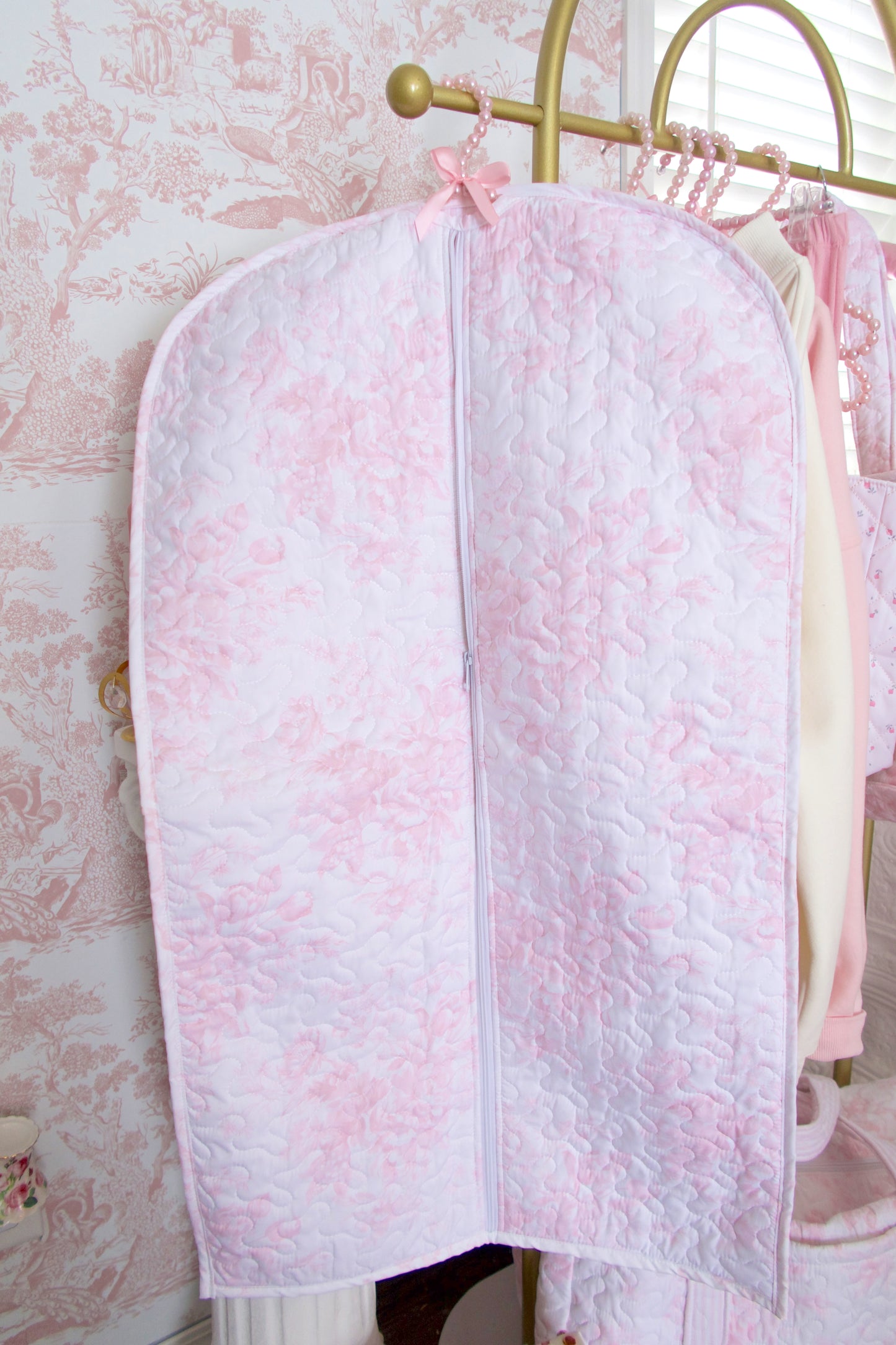 Toile En Rose Pink Quilted Garment Bag