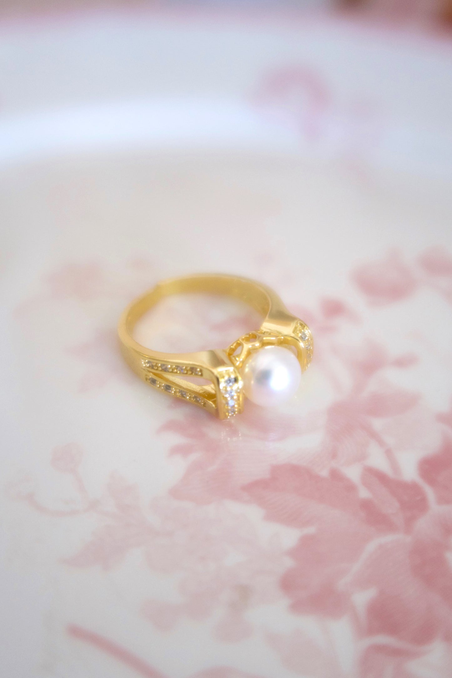 Aurora’s Pearl Treasure Ring