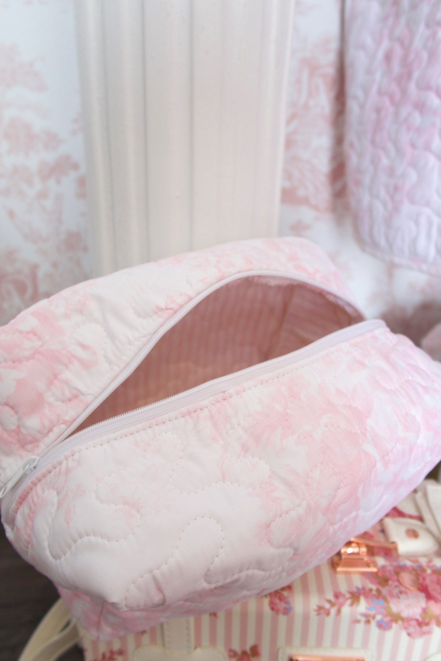 Rose De Toile Quilted Pink Large Toiletry Bag