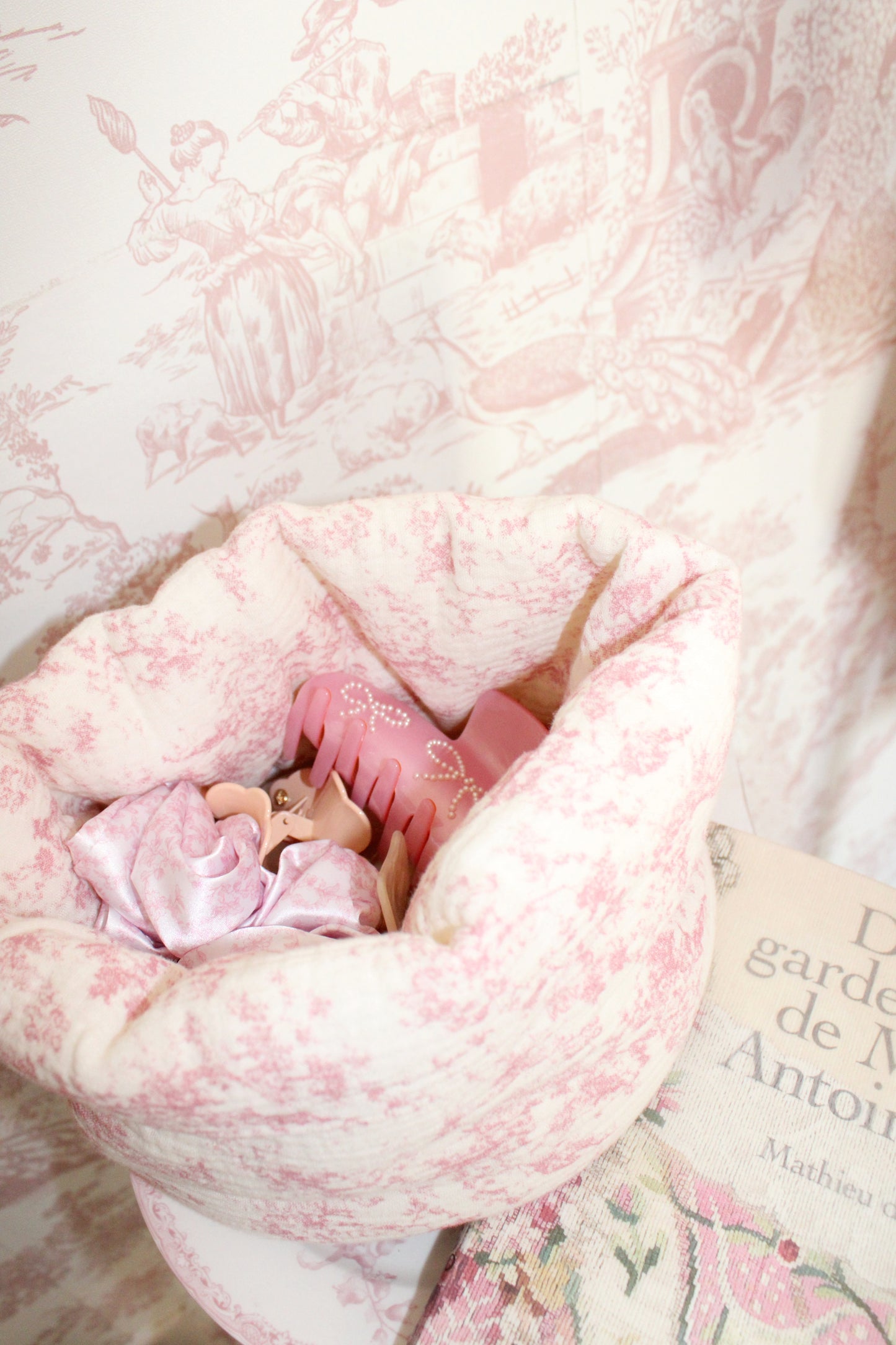 Fleur De Toile Puff Bucket