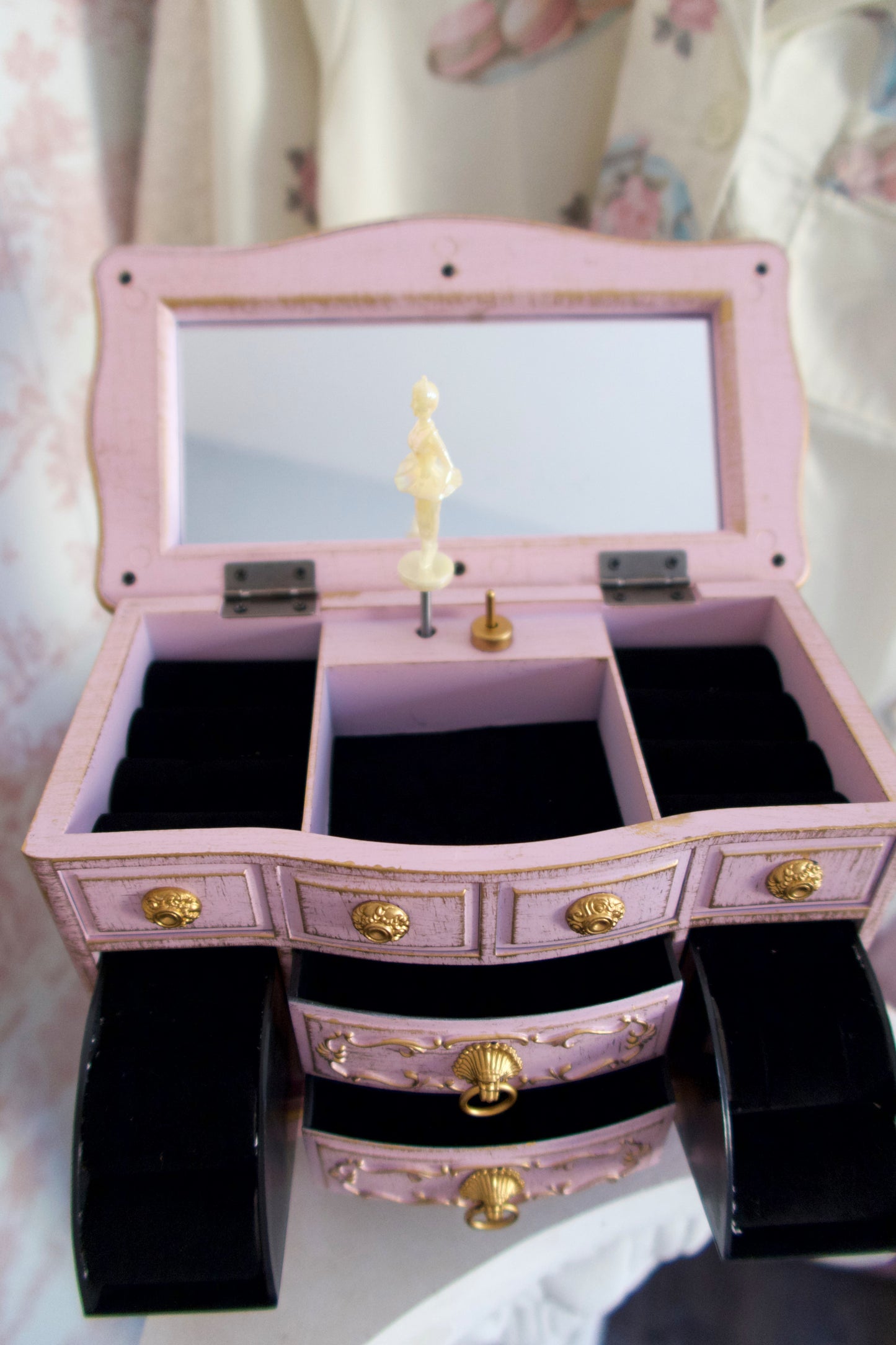 The Tutu Treasure Jewelry Chest