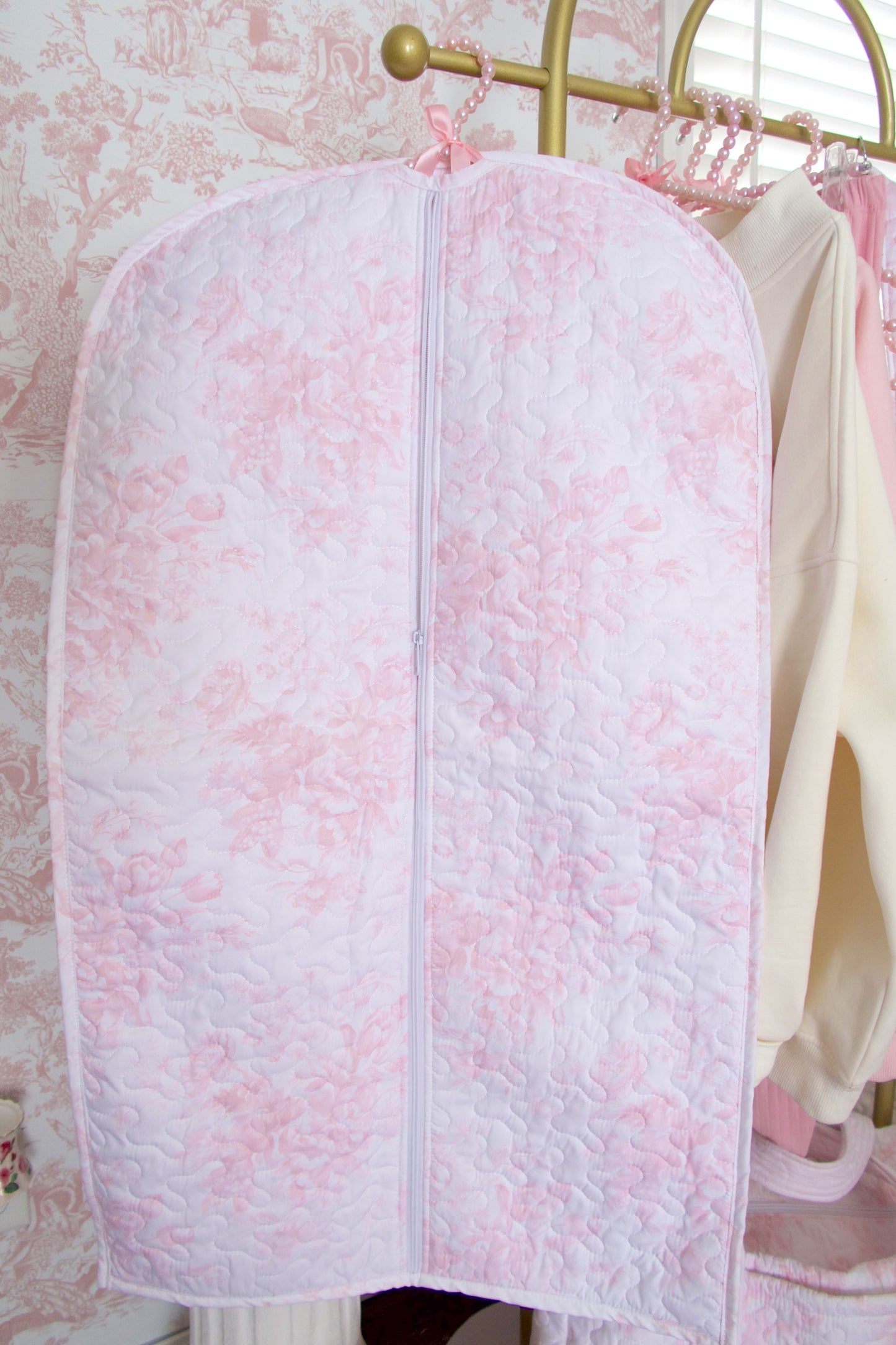 Toile En Rose Pink Quilted Garment Bag