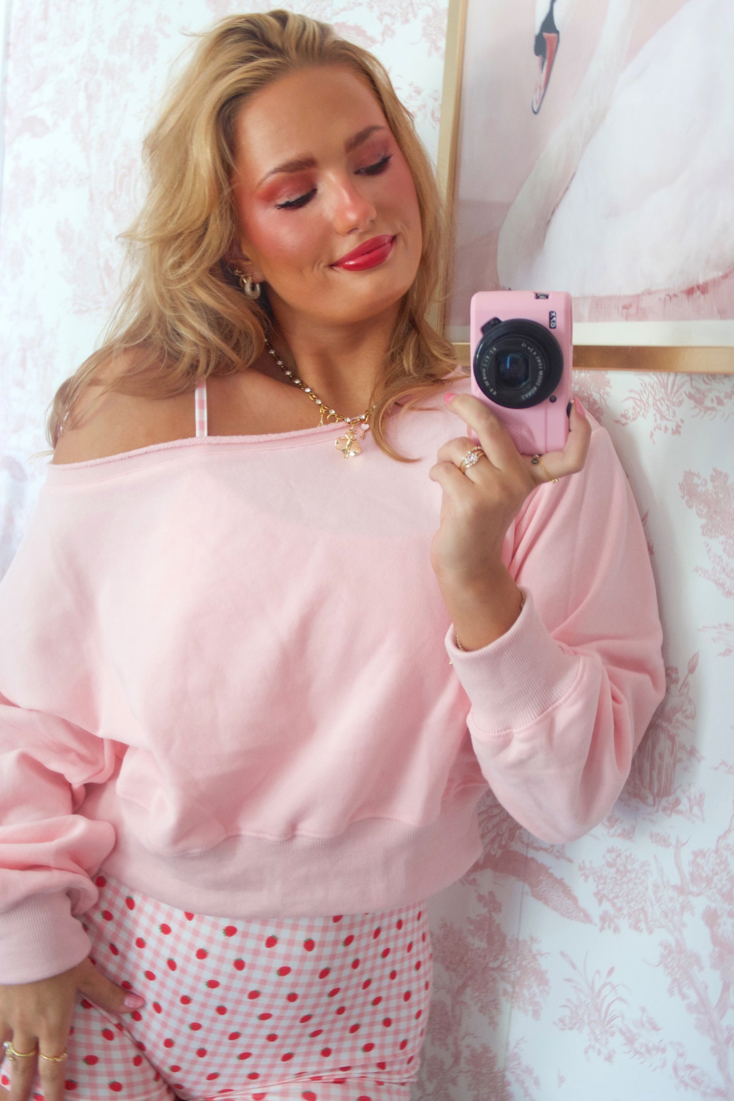 Flirty Off The Shoulder Pullover - Pink