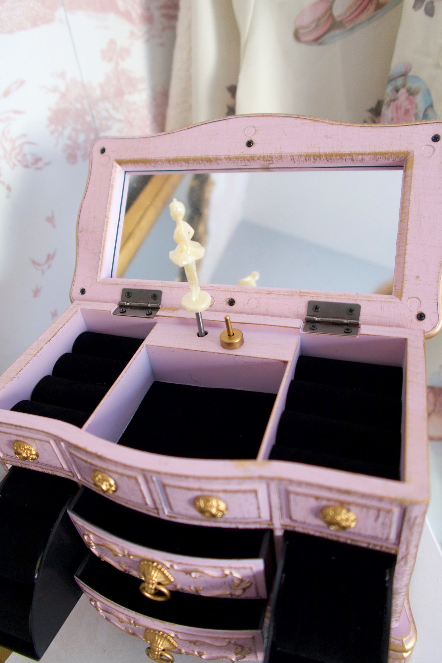 The Tutu Treasure Jewelry Chest