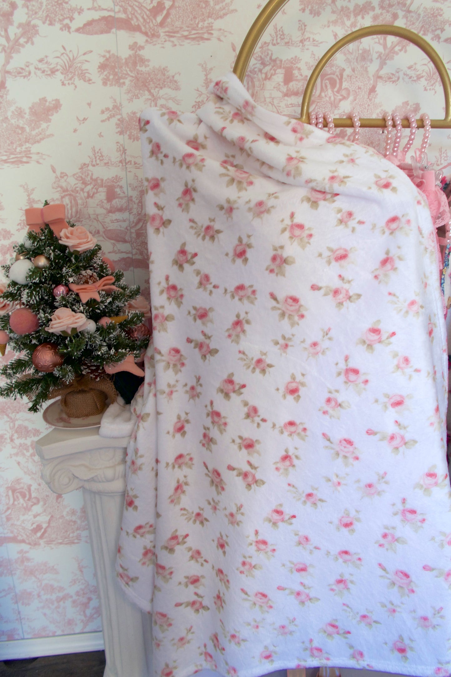 Vintage Romance Minky Blanket 💐