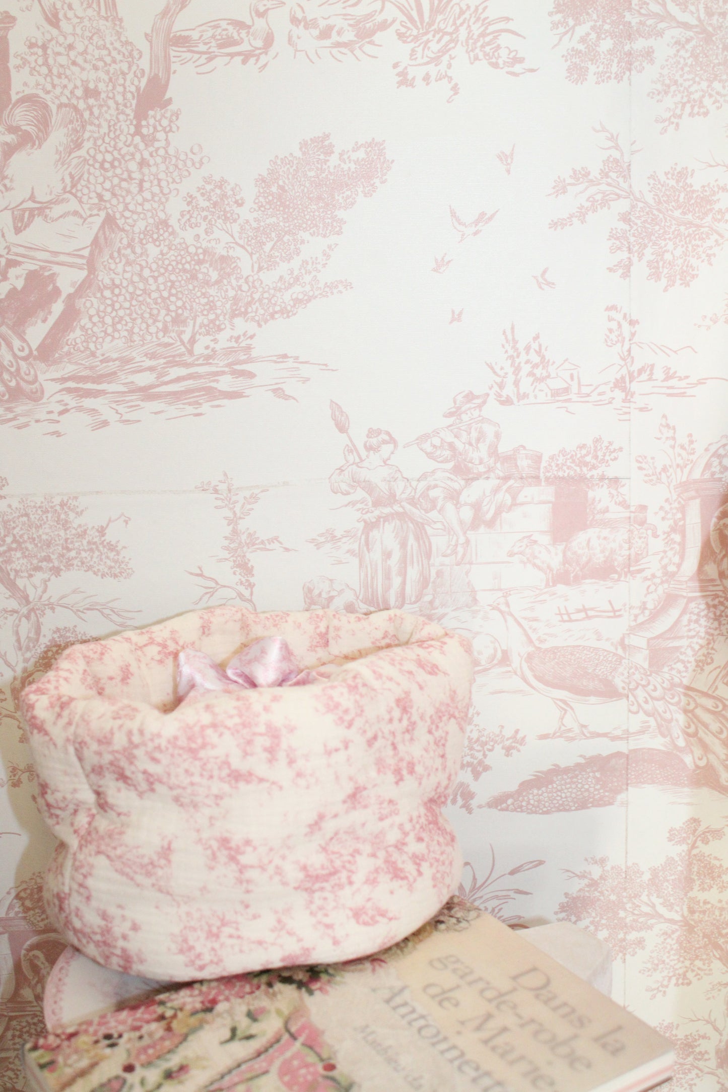 Fleur De Toile Puff Bucket