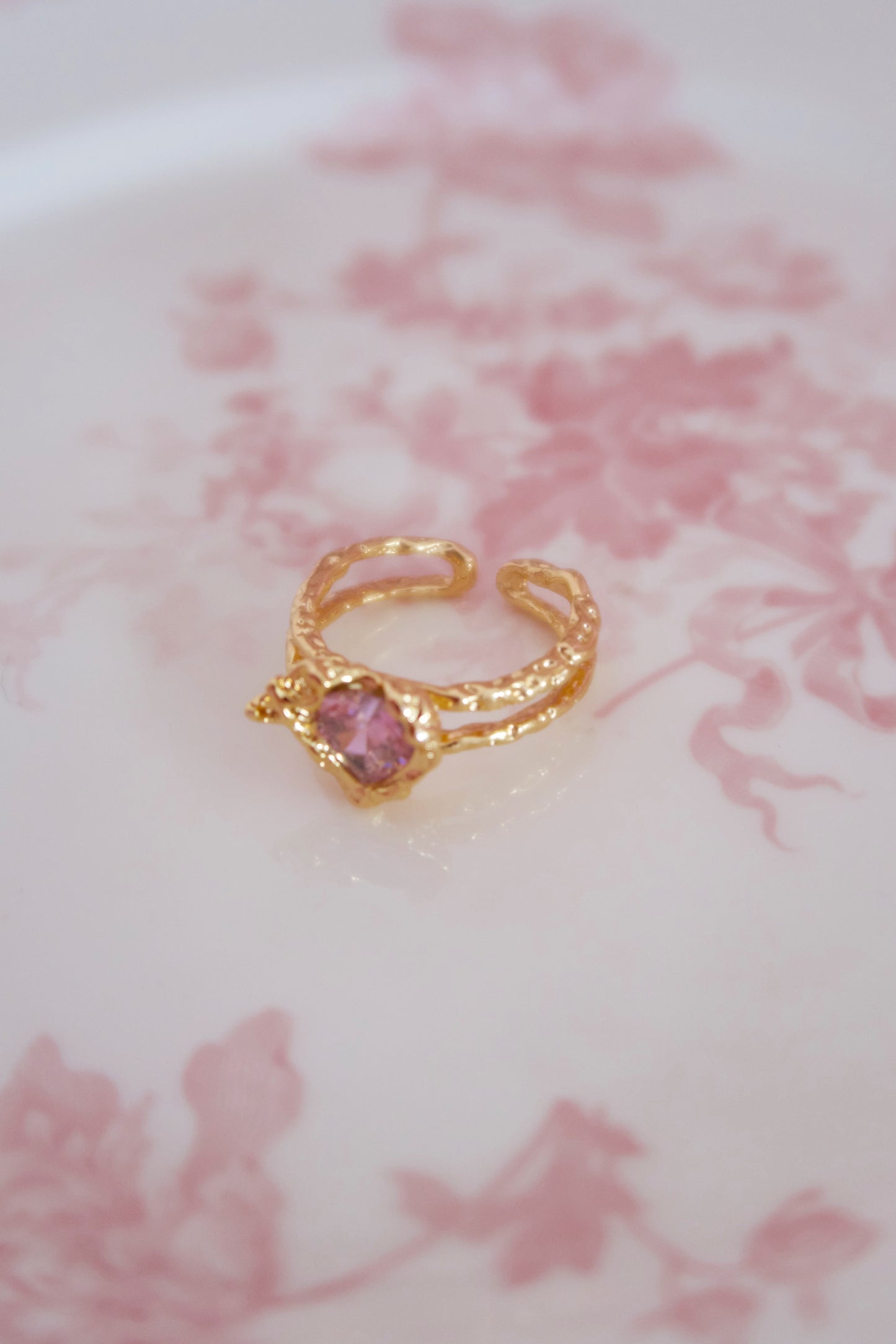 Cupid’s Keepsake 18K Gold Ring