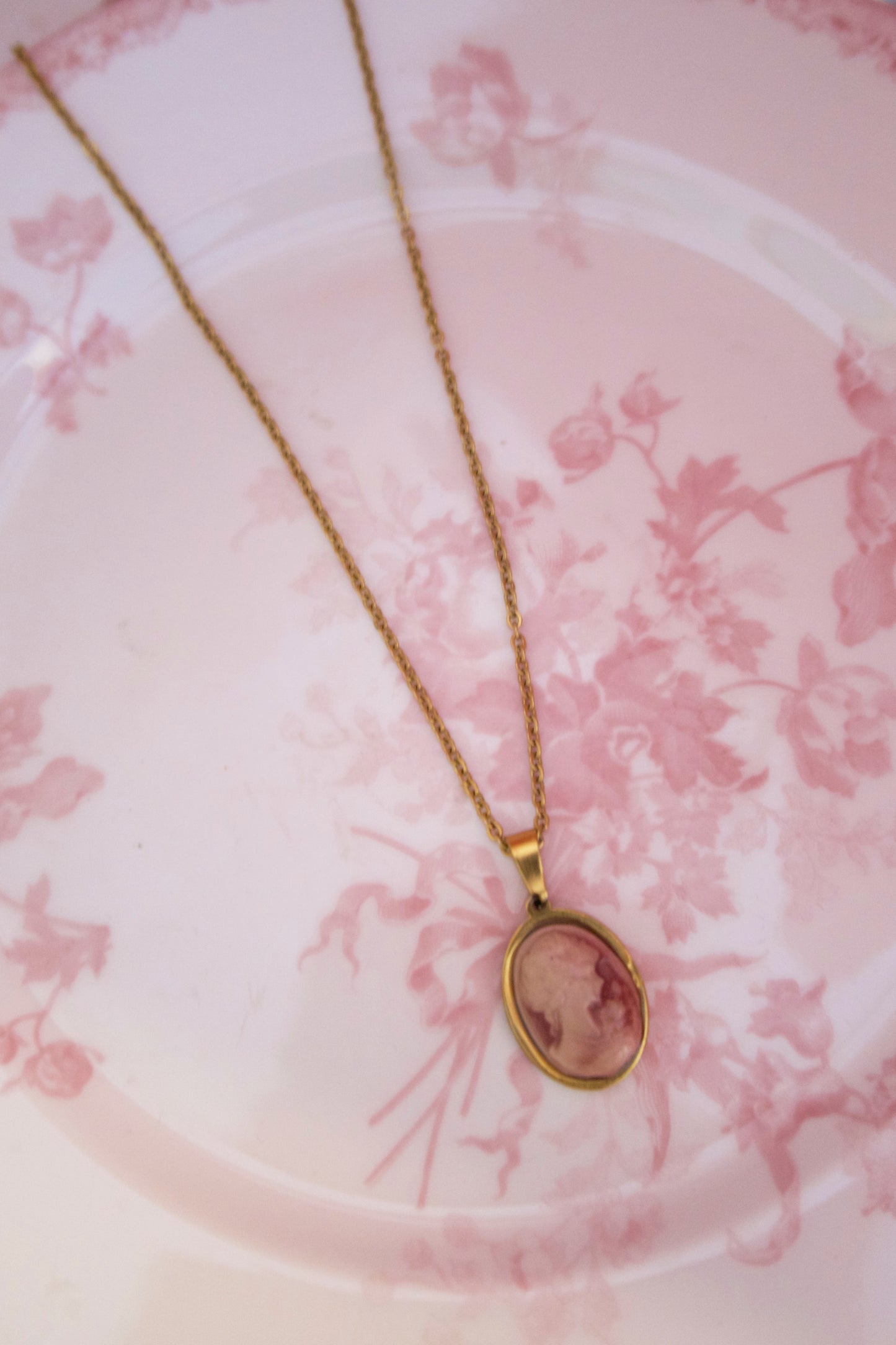 Queen’s Portrait Necklace