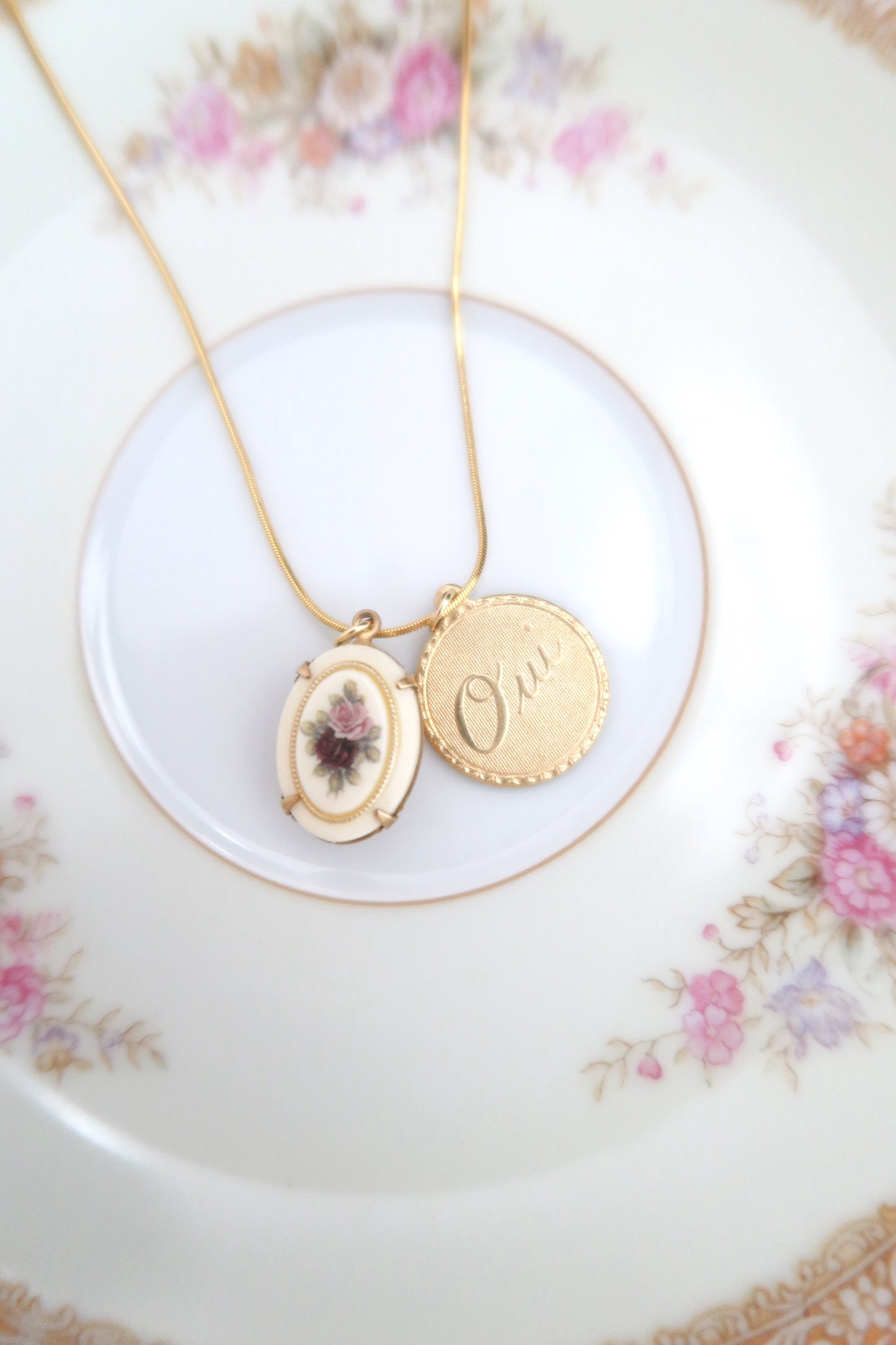 Oui Oui Fleur Vintage Necklace