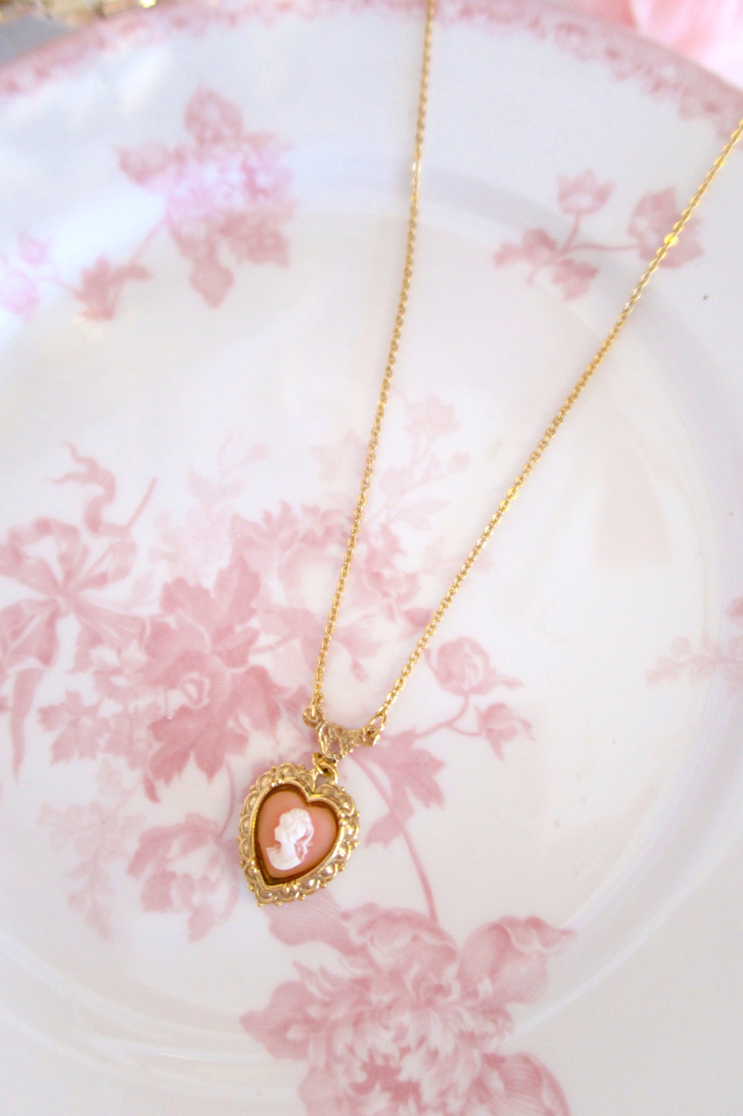 The Lady’s Keepsake Necklace