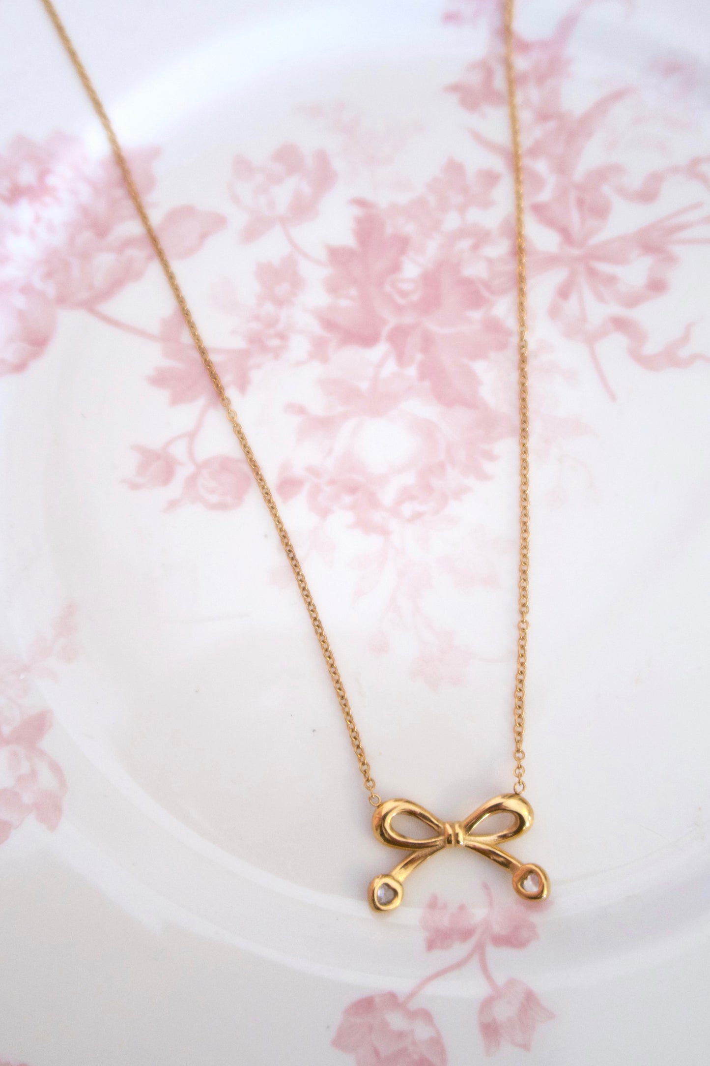 Lover’s Loop 18k Gold Necklace