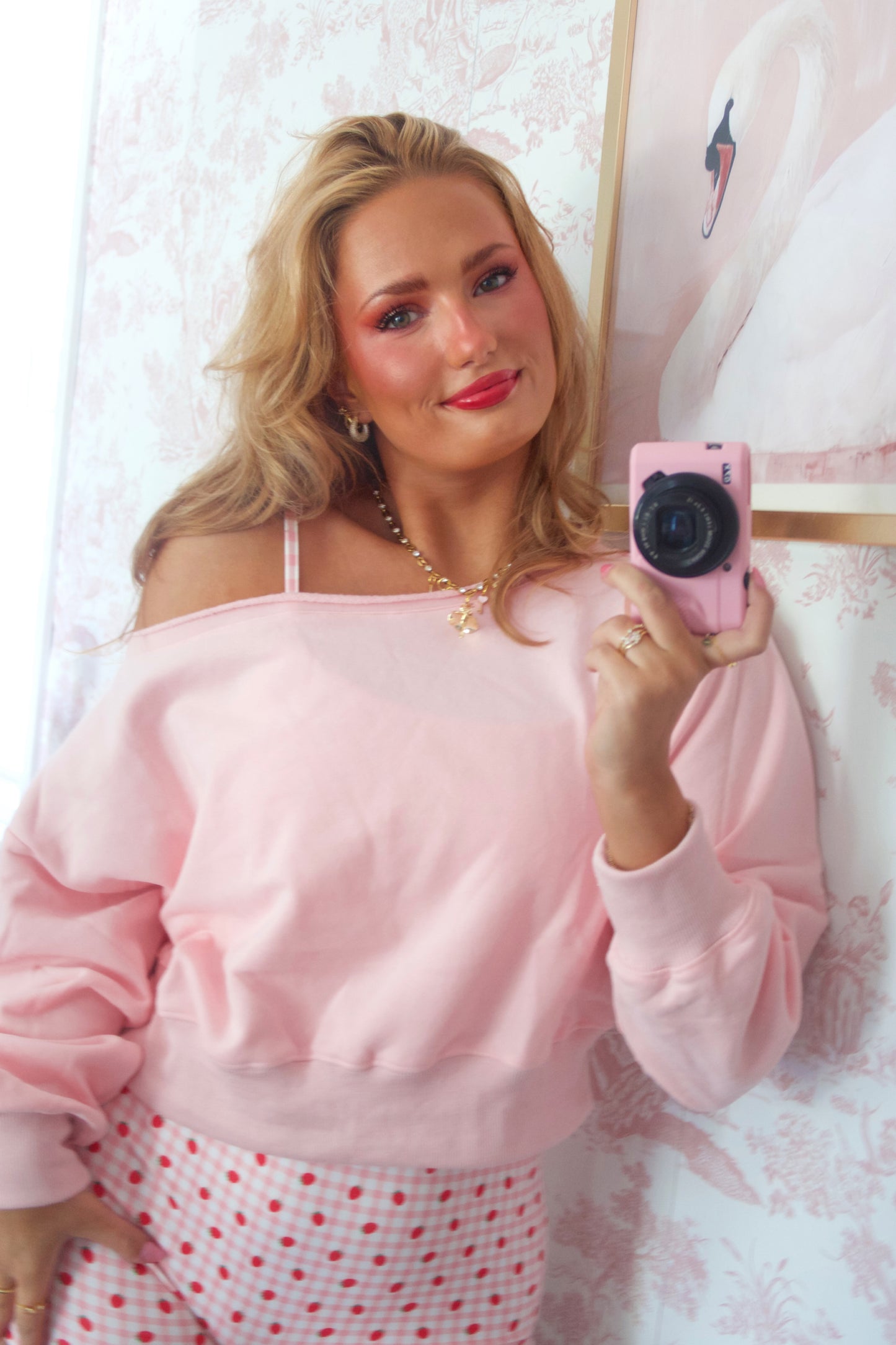 Flirty Off The Shoulder Pullover - Pink