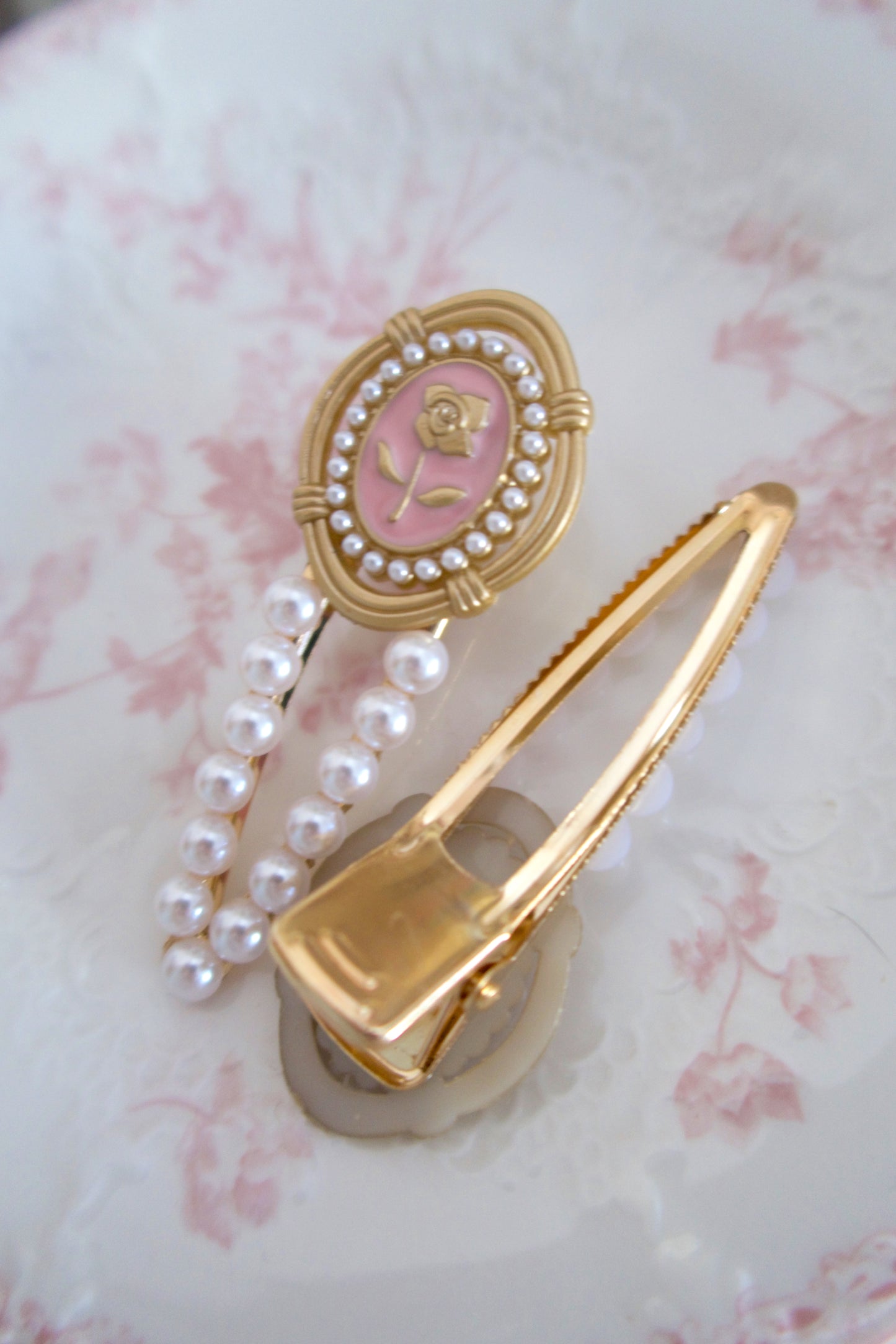 Perle De Paris Vintage Clips