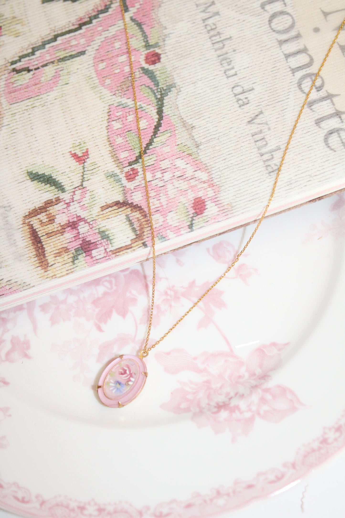 La Vie En Rose Vintage Necklace