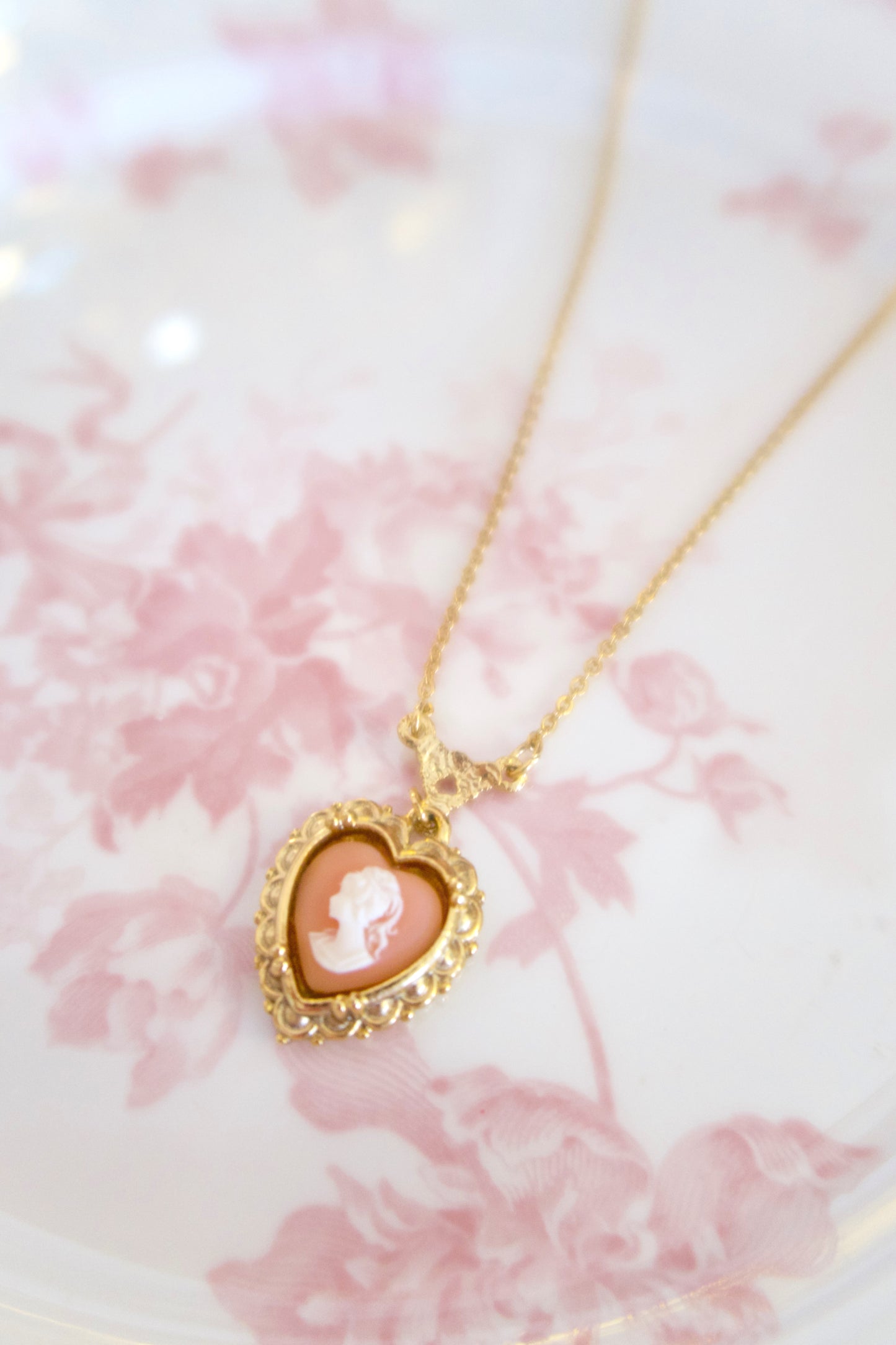 The Lady’s Keepsake Necklace