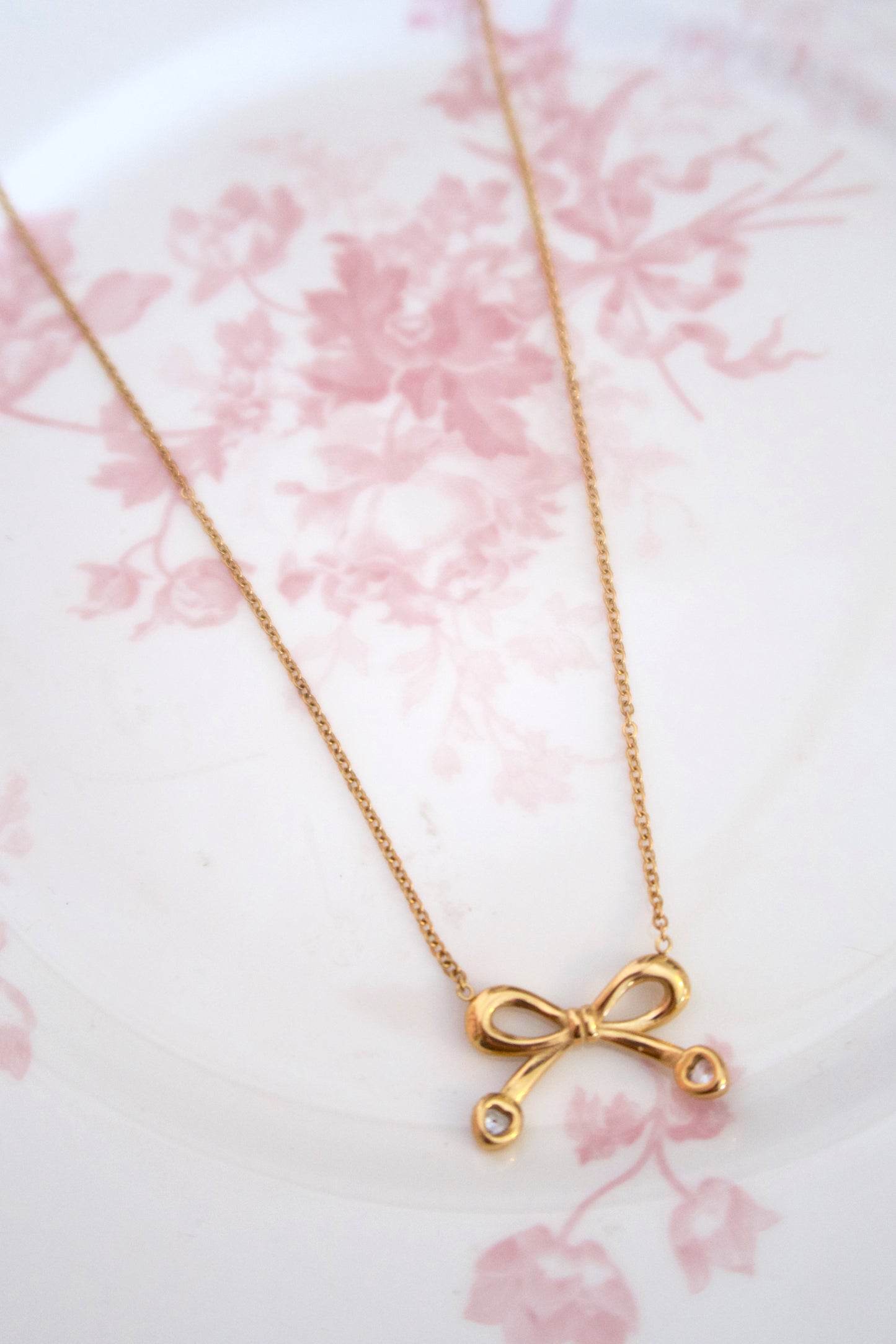 Lover’s Loop 18k Gold Necklace