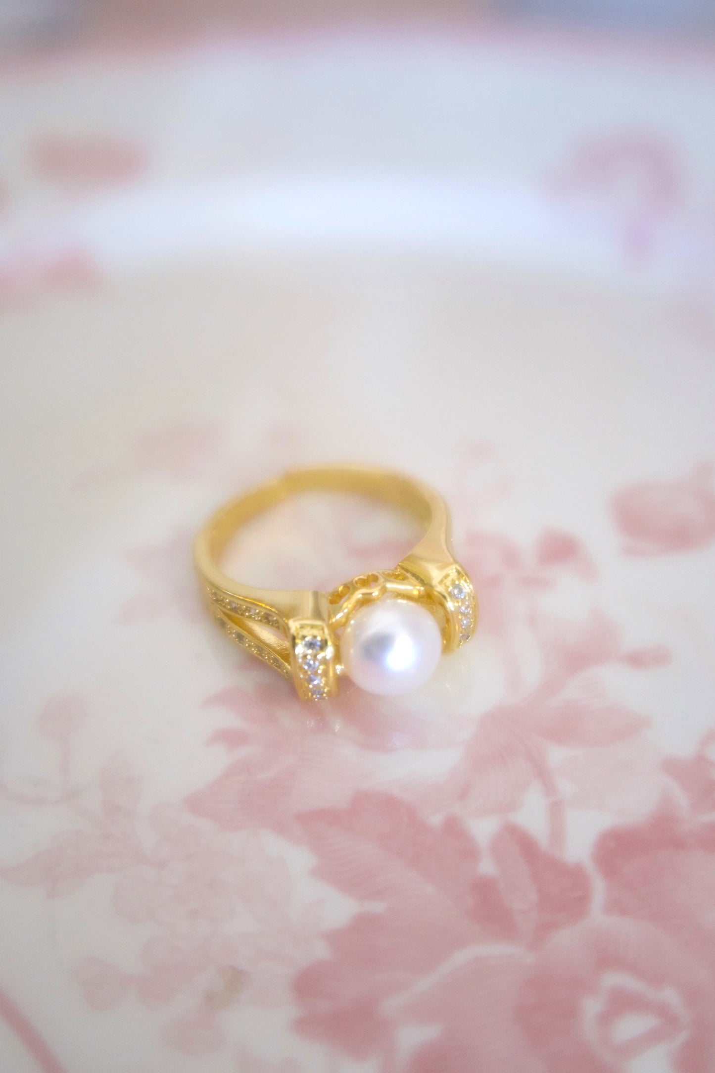 Aurora’s Pearl Treasure Ring