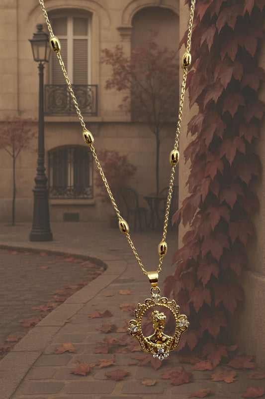 Éloise Portrait Necklace